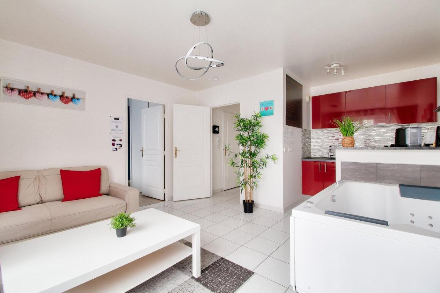 123Home-Loft & Spa Монтеврен Экстерьер фото