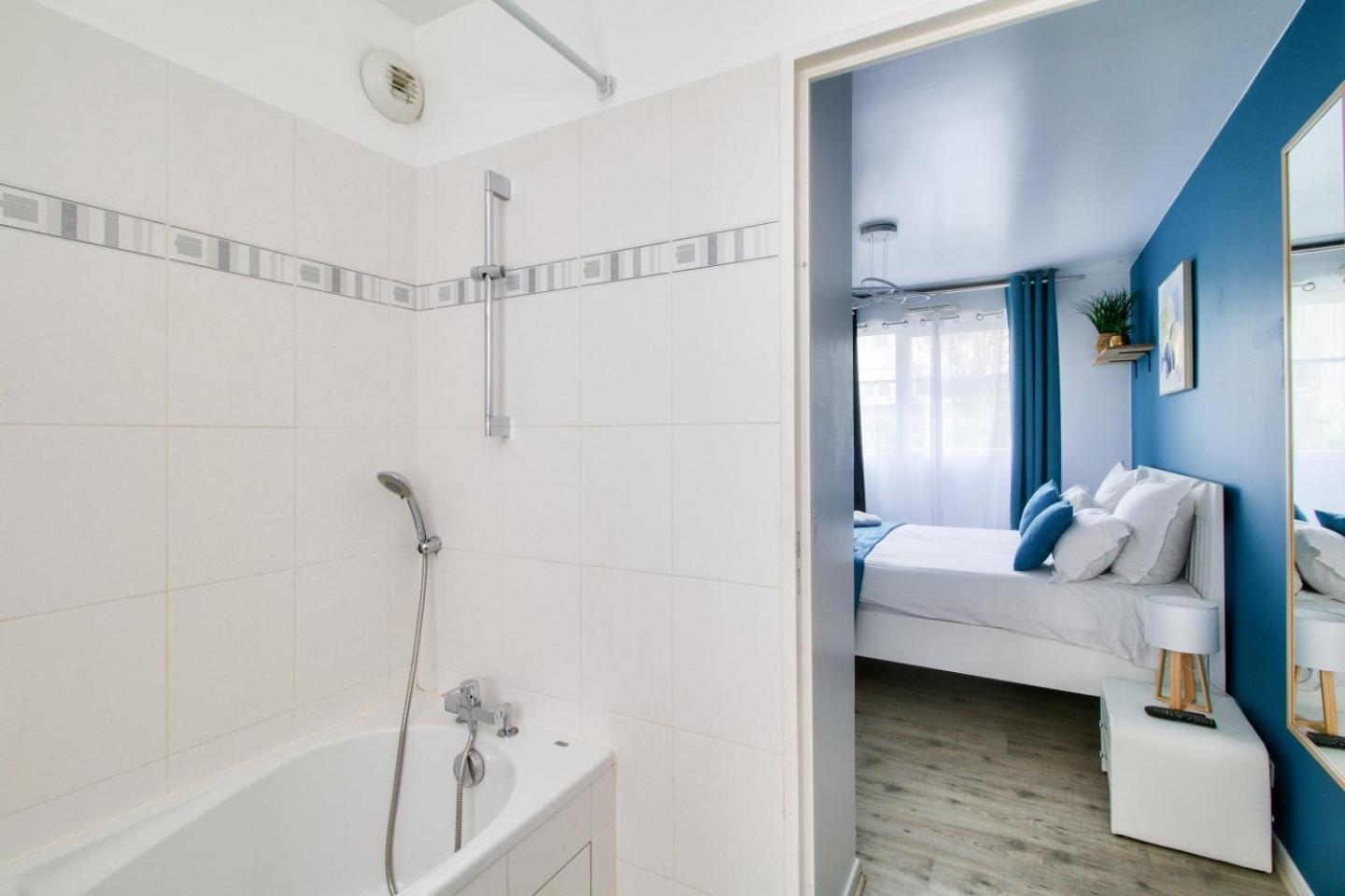 123Home-Loft & Spa Монтеврен Экстерьер фото